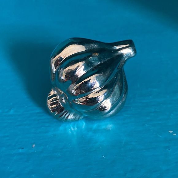 Michael Aram Garlic Cabinet Knob - Picture 2 of 5